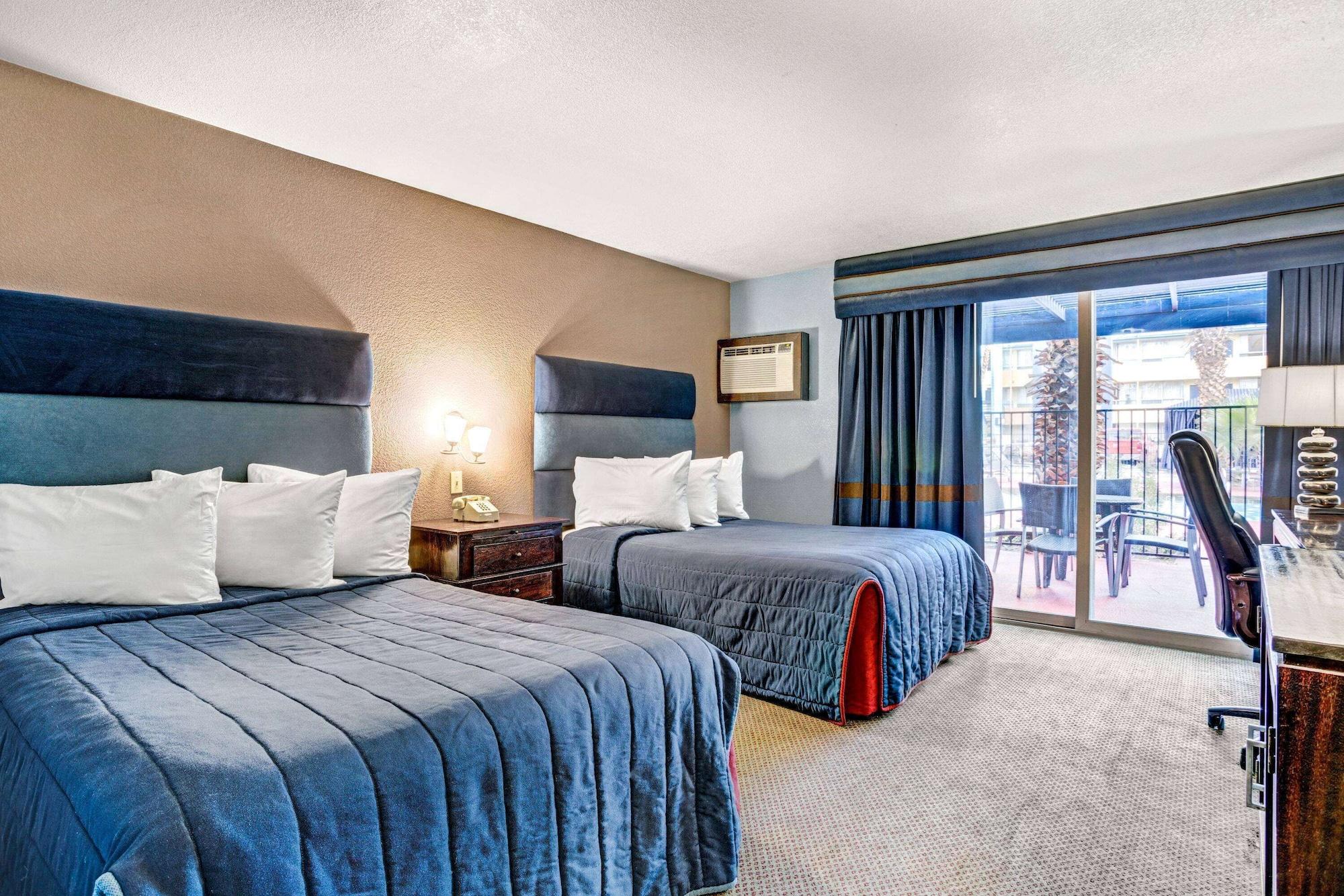Travelodge By Wyndham Las Vegas Center Strip Екстериор снимка