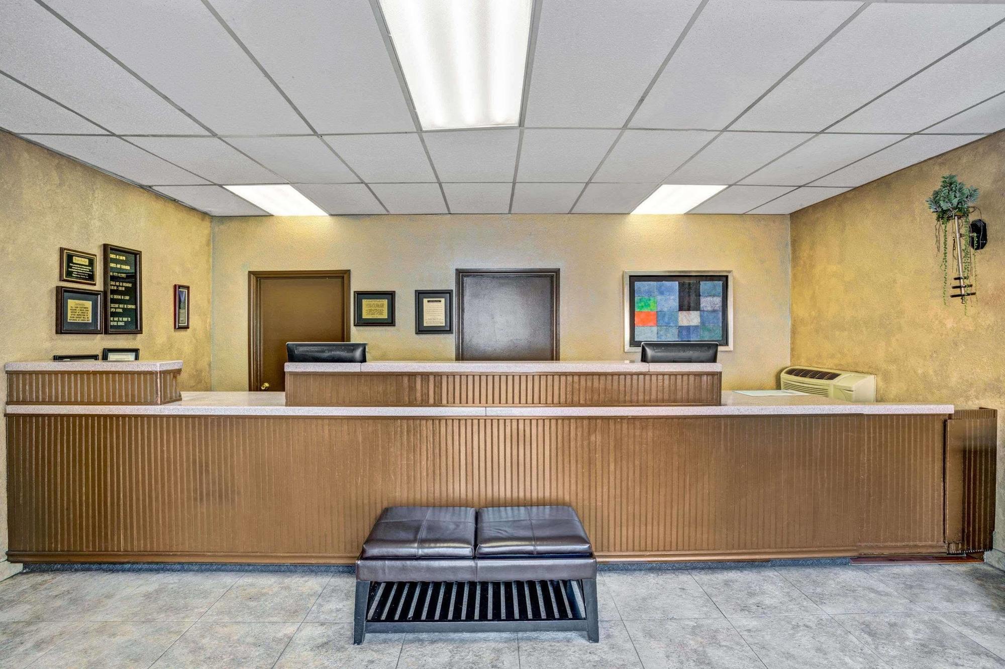 Travelodge By Wyndham Las Vegas Center Strip Екстериор снимка