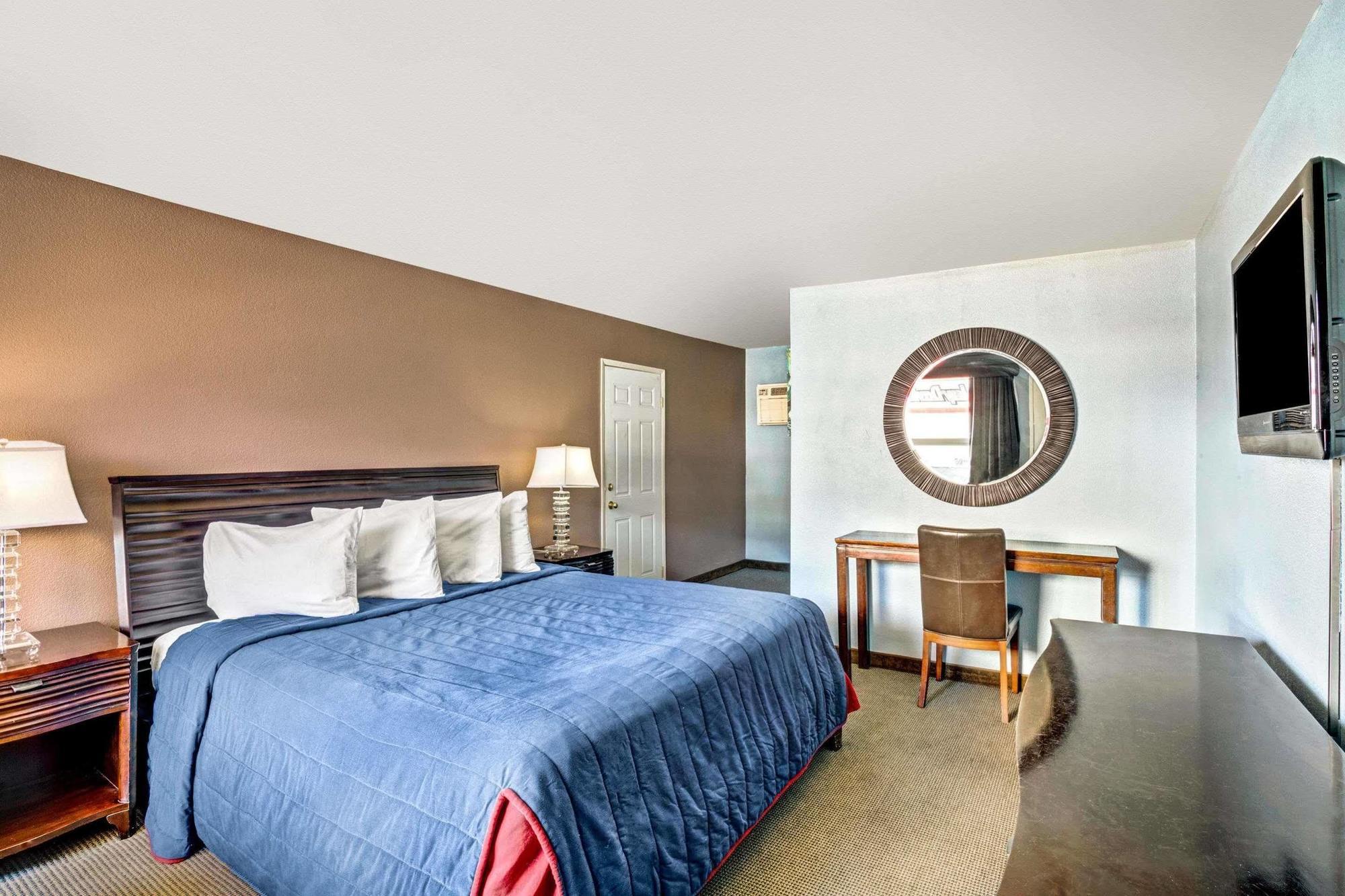 Travelodge By Wyndham Las Vegas Center Strip Екстериор снимка
