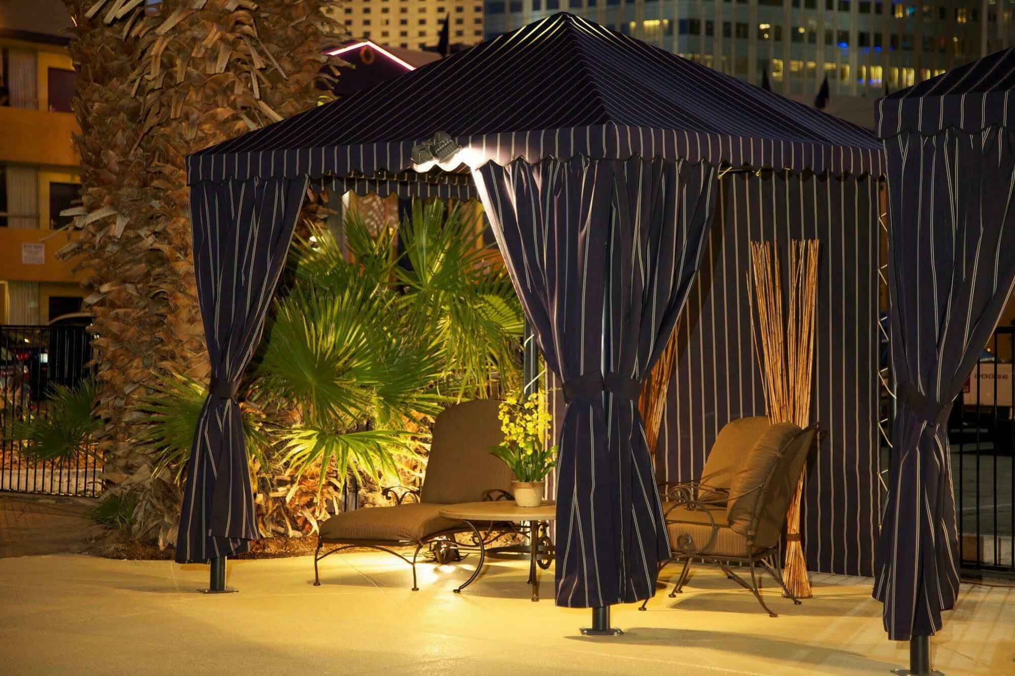 Travelodge By Wyndham Las Vegas Center Strip Екстериор снимка